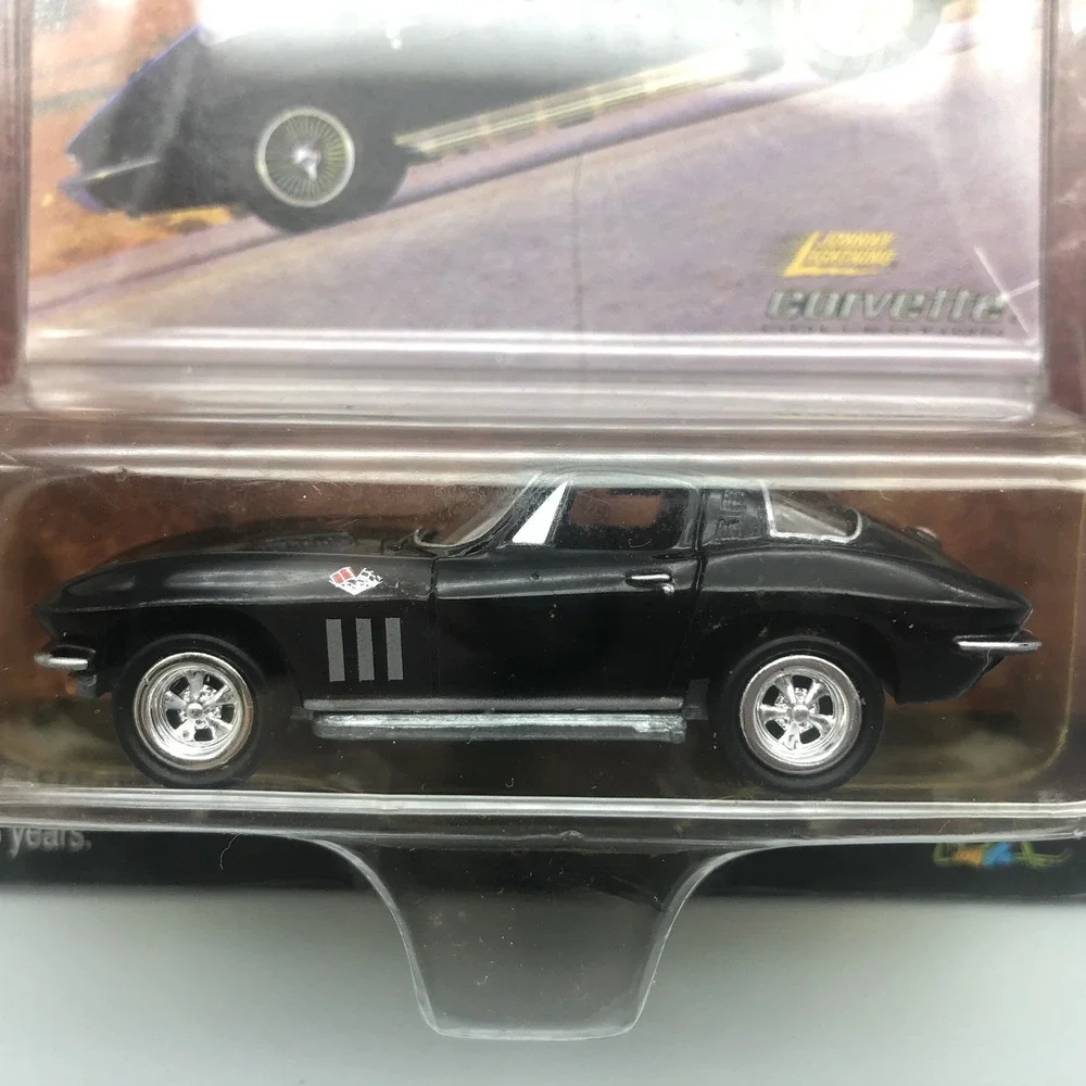 Johnny Lightning Corvette Collection‎ 1965 Chevrolet Corvette Coupe Diecast 1/64